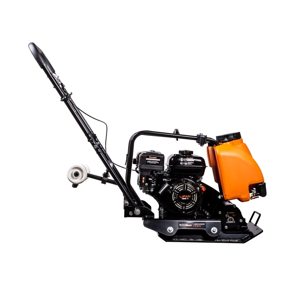 Виброплита FoxWeld PC 80/13, прямоходная, двигатель Lifan 168F-2, вес 80 кг, центробежная сила 13,5 кН, бак с водой, транспорт. колёса