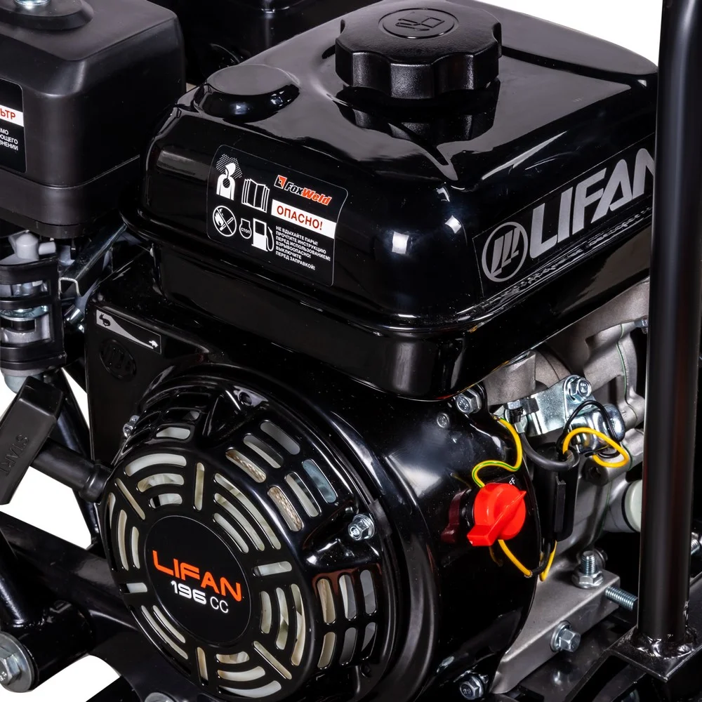 Виброплита FoxWeld PC 70/10, прямоходная, двигатель Lifan 168F-2, вес 70 кг, центробежная сила 10 кН, бак с водой, траспорт. колёса
