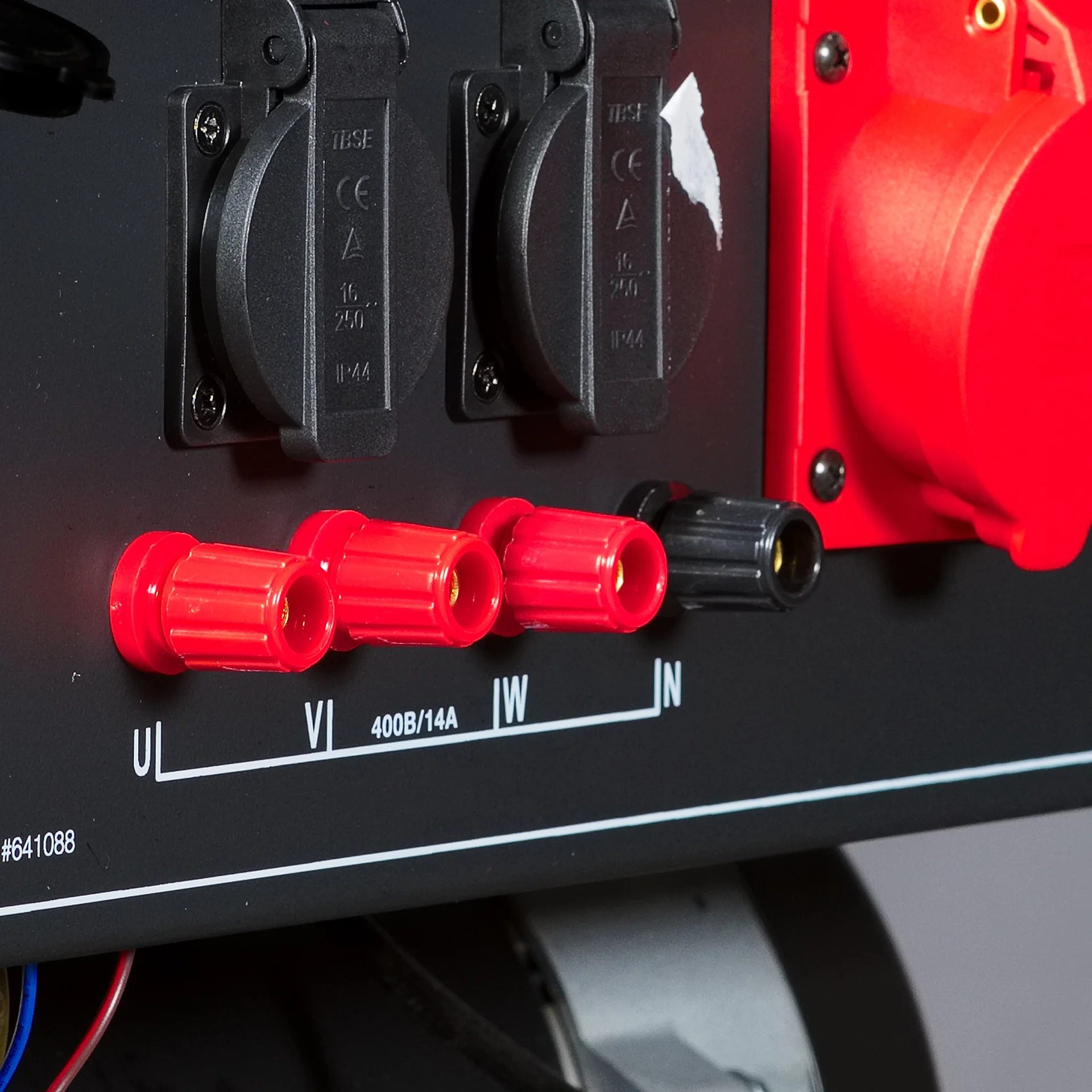 Бензиновый генератор FUBAG BS 8000 DA ES с электростартером и коннектором автоматики