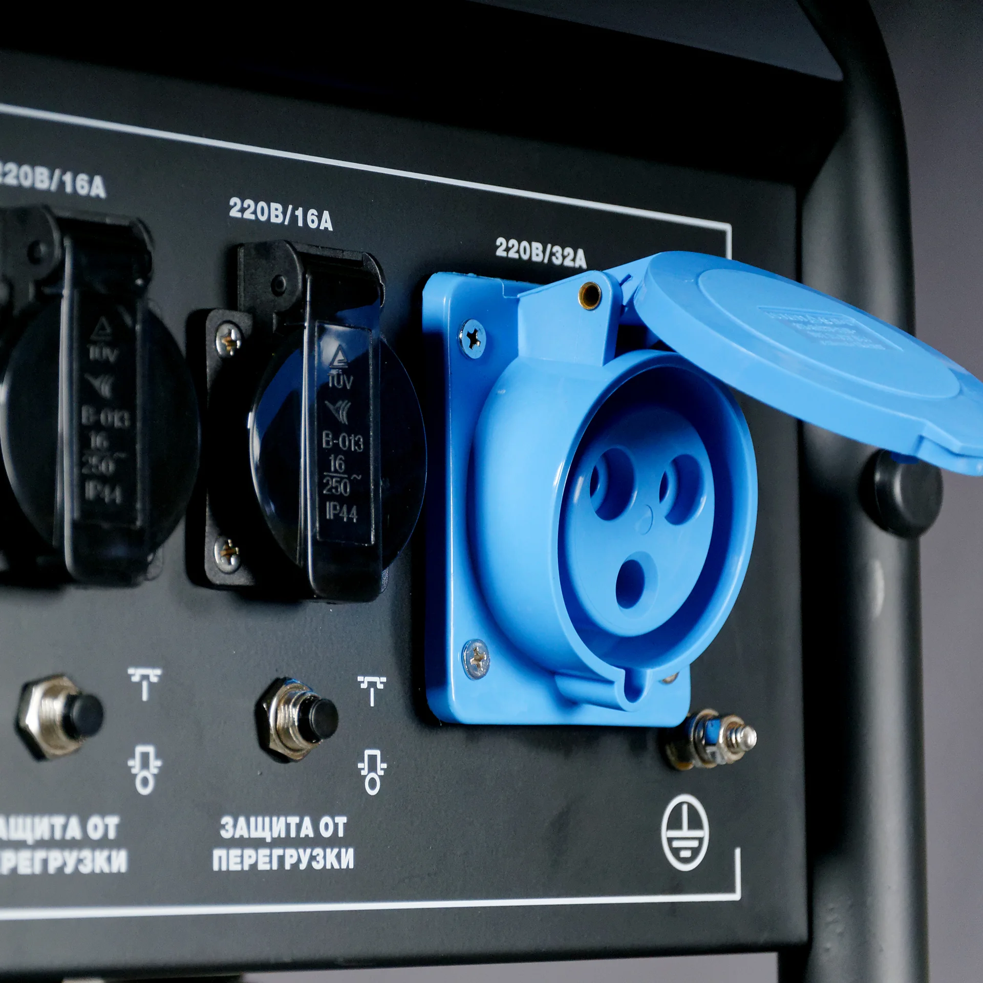 Бензиновый генератор FUBAG BS 7500 A ES с электростартером и коннектором автоматики