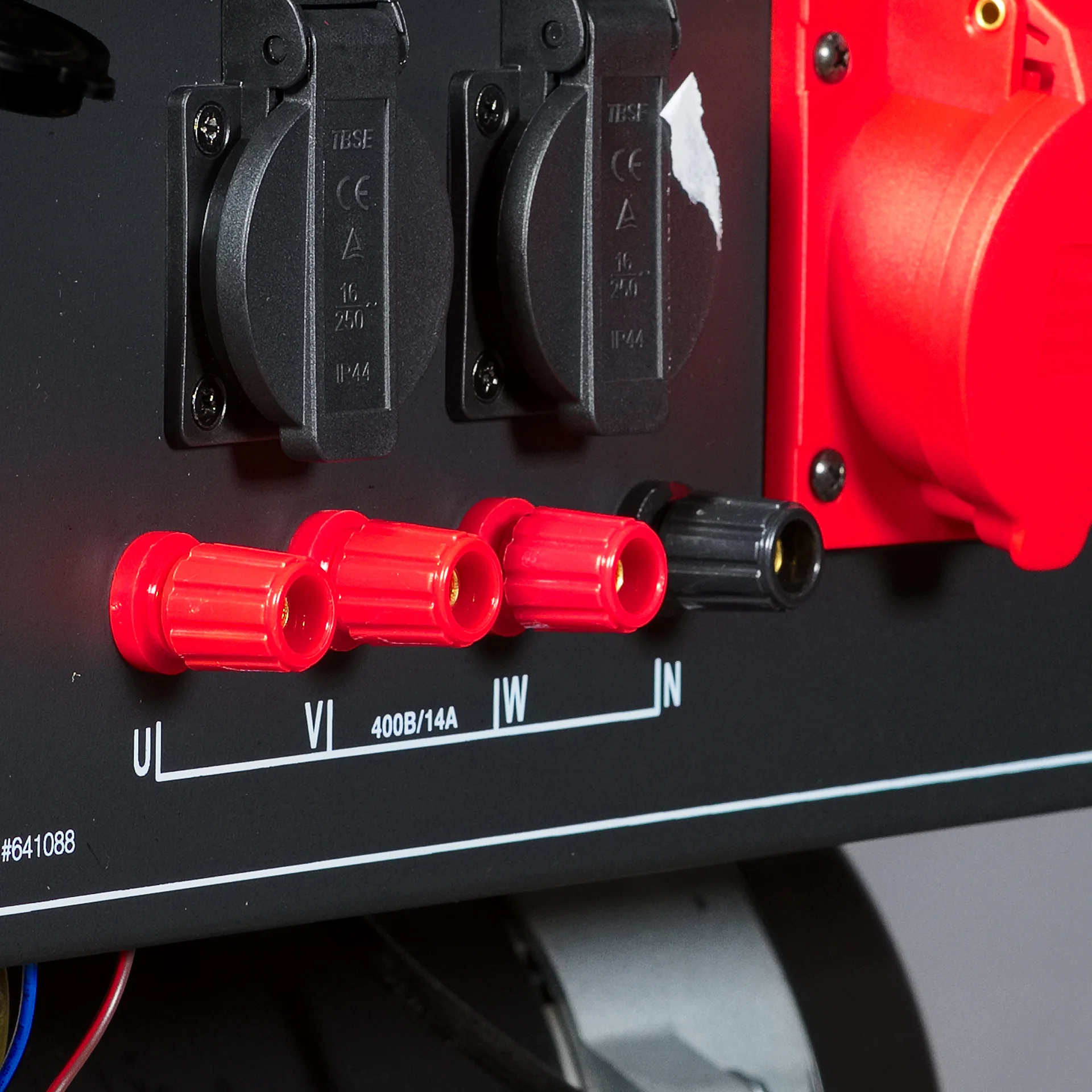 Бензиновый генератор FUBAG BS 8000 DA ES с электростартером и коннектором автоматики